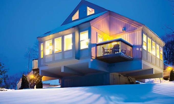 Wisconsin Dells Resort | Christmas Mountain Village Resort fully stocked w/13 ski hills, 27 hole golf, tennis courts & more