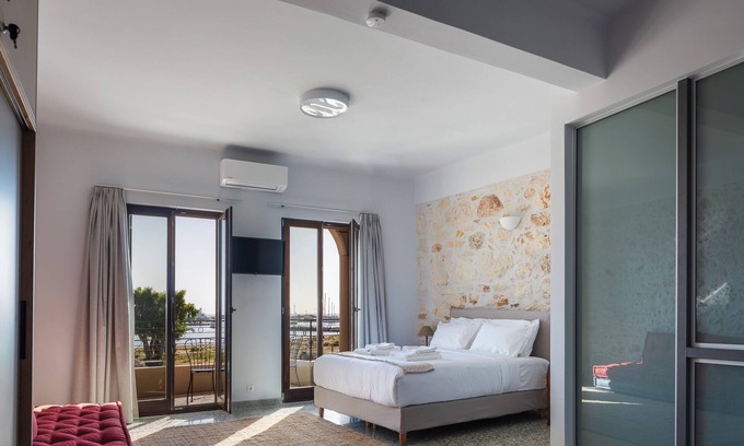 Violi Charaki Apartment | Chryssi Seafront Living, 1