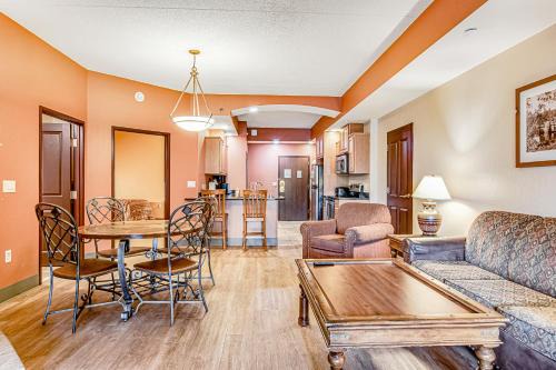 Wisconsin Dells Apartment | Chula Vista Condo Unit 2645 and 2647 Full Property