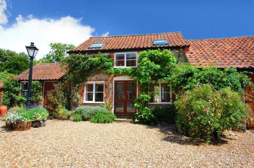 Field Dalling House | Church Barn Cottage