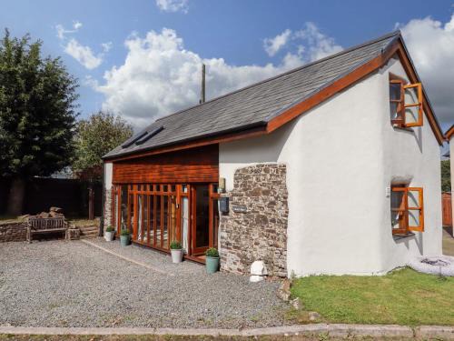 Sutcombe House | Church Barn