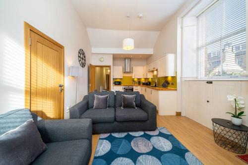 Montrose Apartment | Church House