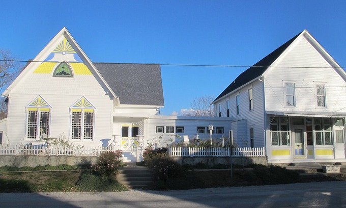 Loami House | Church of the Periwinkles