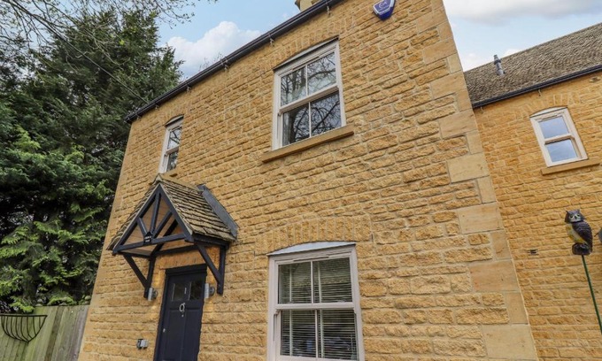 Bourton House | Church View