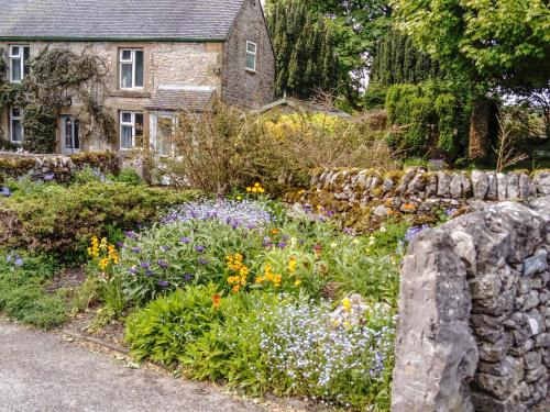 Newton Grange House | Church View