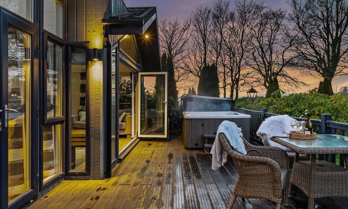 Brayford Cabin | Churchill Lodge, Kentisbury Grange