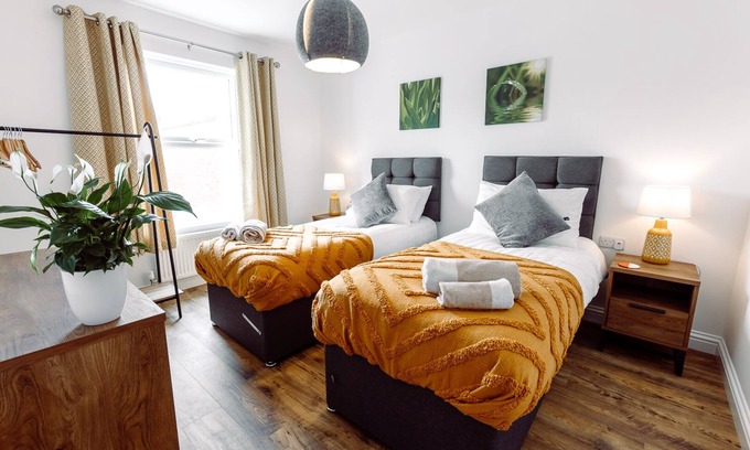 Exeter House | Chute House, City Centre, 4bed, 2.5 bathroom
