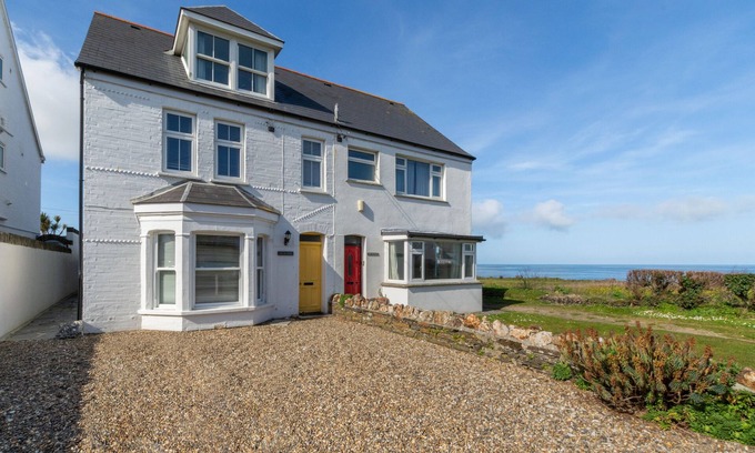 Trevone House | Chy An Porth - Four Bedroom House, Sleeps 10