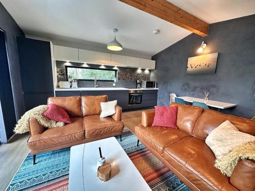 St. Agnes House | Chy Cos. South facing lodge with balcony & views.
