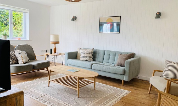 Trenance House | CHY DEWETHA, pet friendly, character holiday cottage in Mawgan Porth