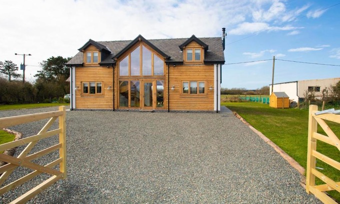 Llanfairpwllgwyngyll House | Chybean