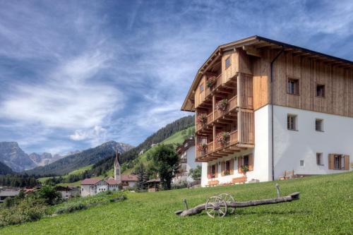 Frena House | Ciasa Medalghes