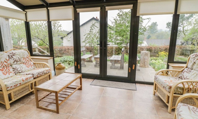 Llanfyllin Cottage | CILFACH, family friendly, luxury holiday cottage in Llanfyllin