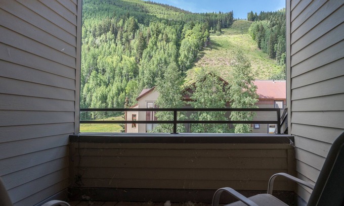 Telluride Cabin | Cimarron Lodge 33 by Avantstay Ski-in/ski-out Property in Complex w/ Two Hot Tubs!