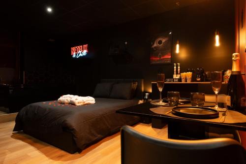 Haussonville-Blandan-Mon Desert-Saurupt Apartment | Ciné'Room, votre suite cinéma et spa à Nancy