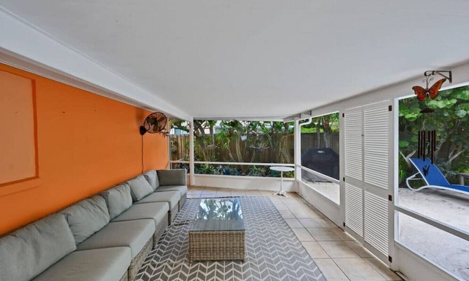 North Palm Beach House | Cinderella's Beach Cottage Heated Pool minutes from BEACH!!!