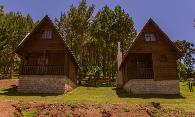 Beco da Alegria Ski Chalet | Cinnamon, Rio Grande do Sul Lion Huts of the Judah Tribe.