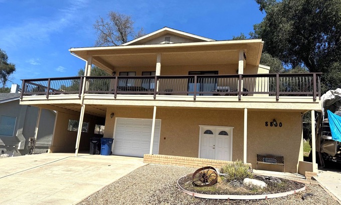 Oak Shores House | Circle Oak Lake View Family Home