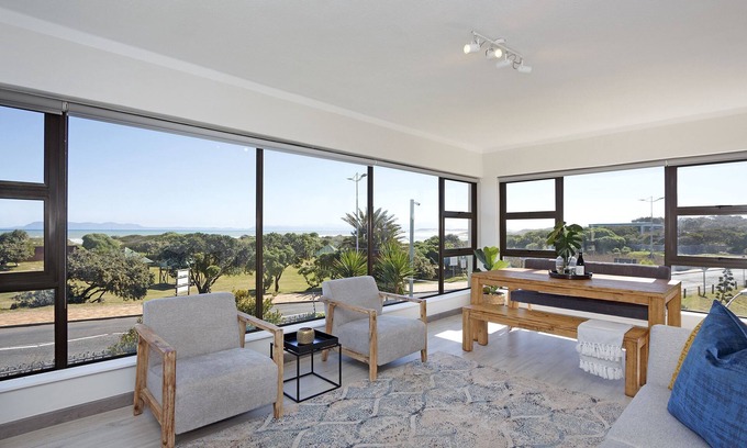 Somerset West Apartment | Cisterama 102