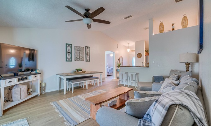 Citrus Springs House | Citrus Springs Retreat w/Grill & Screened Porch!