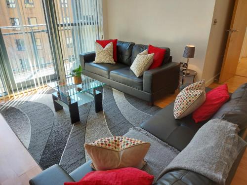 Sheffield Apartment | City 2 Bed, 2 Bath, Free Parking & WiFi