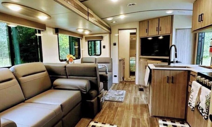 Goldston House | City-Accessible Camper