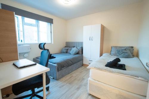 North Woolwich Apartment | City Airport & Excel Cozy 2BR Ideal for Work & Family Stays