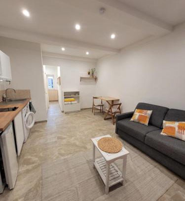 Old Town Apartment | City Break Toulon
