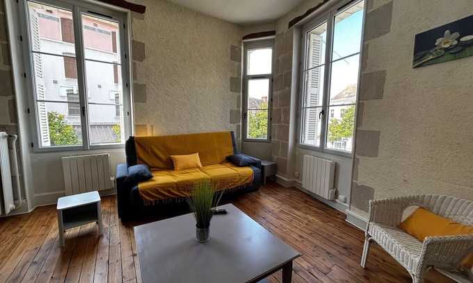 La Roche-Posay Apartment | City Center 1BR Apartment in La Roche-Posay