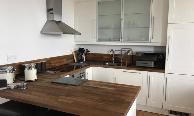 Swindon Apartment | City center apartment