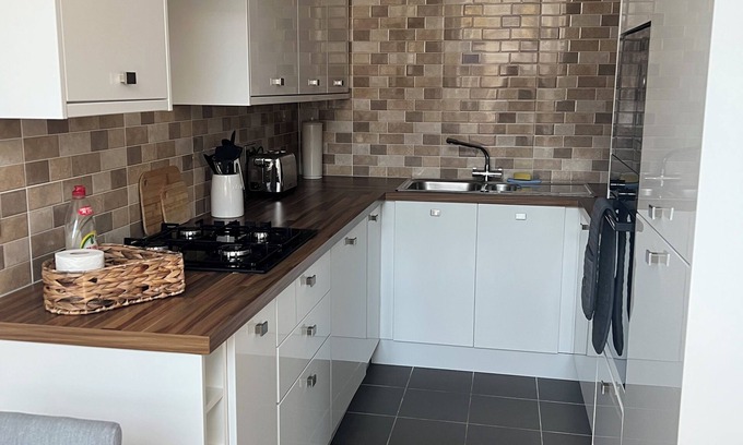 Hull Old Town Apartment | City Centre 1 Bed Sleeps 4 H5