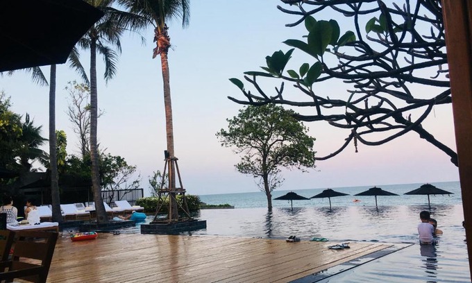 Bang Lamphu Lang Villa | city centre near the beach villa