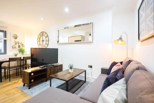 Bristol City Centre Apartment | City Centre, Spacious, Ensuite, Smart TV, Sofa Bed