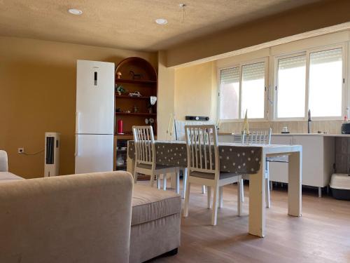 En Corts Apartment | City centro 5th Floor sin ascensor No Lift Long time good price