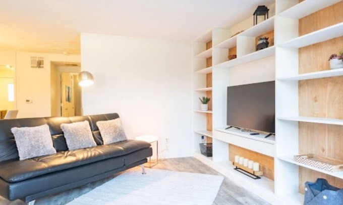Highlands Condo | City Crash Pad