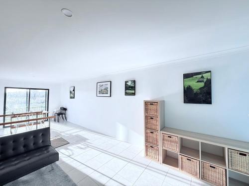 Cannington House | City Explorer Base 3BR&2 Floors&Walk to Mall & Airport Transit