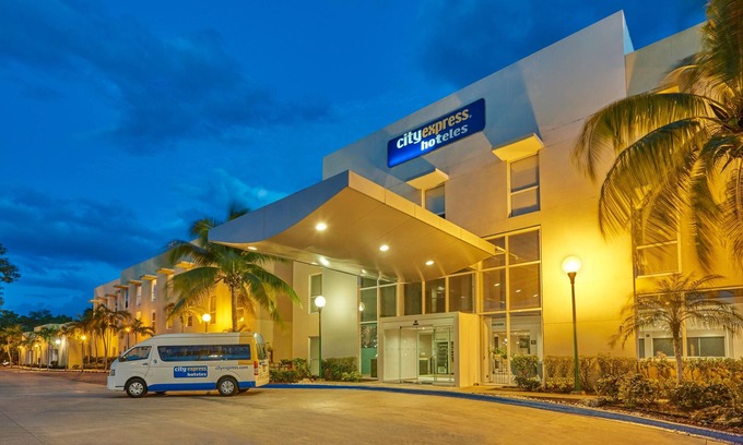 Playacar Hotel | City Express by Marriott Playa Del Carmen