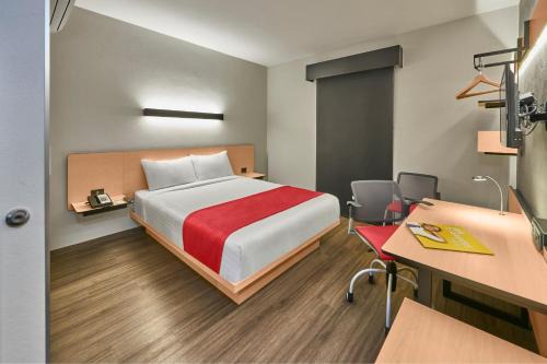 Celaya Hotel | City Express by Marriott Celaya Galerias