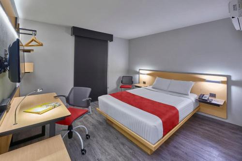 Downtown Queretaro Hotel | City Express by Marriott Queretaro