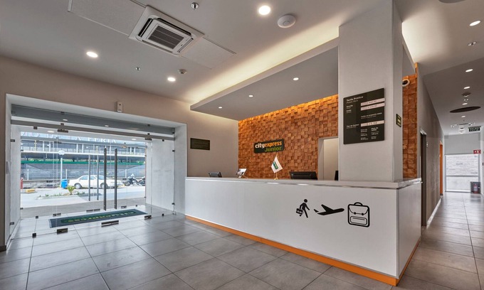 Leon Hotel | City Express Junior by Marriott León Centro De Convenciones