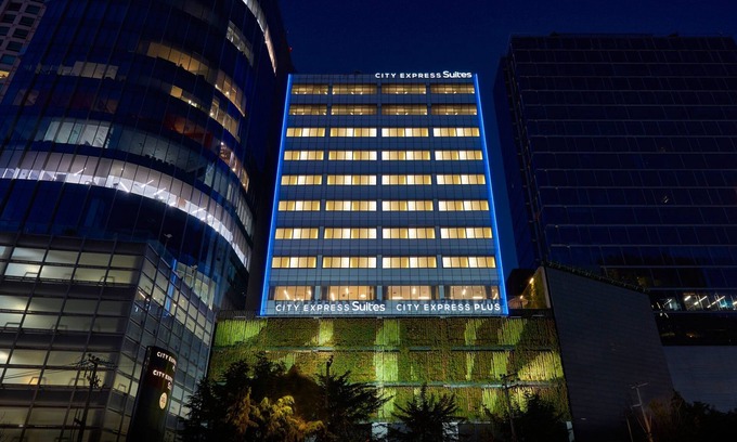 Lomas de Santa Fe Hotel | City Express Plus by Marriott Ciudad de México Santa Fe