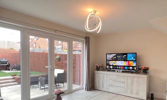 Stanley House | City fields 4 bedroom house in Yorkshire