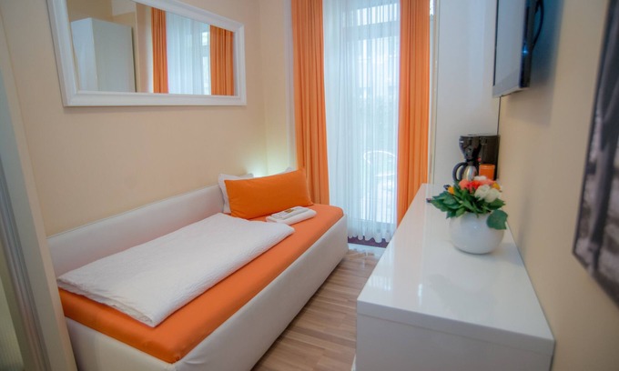 Gleimviertel House | City Guesthouse Pension Berlin