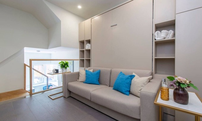 Reading City Centre Apartment | City Life Bliss: Central Studio in Reading