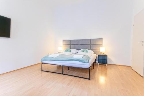 Neulerchenfeld Apartment | City-Linked 2BR Apartment Near Wiener Stadthalle