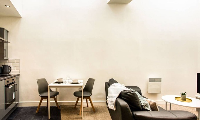 Bradford House | City Living Apartments - Studio 1