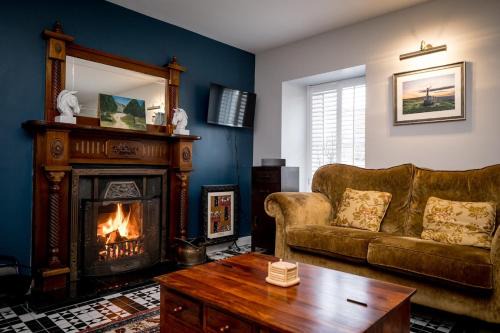 Londonderry House | City of Derry Farmhouse Country Retreat