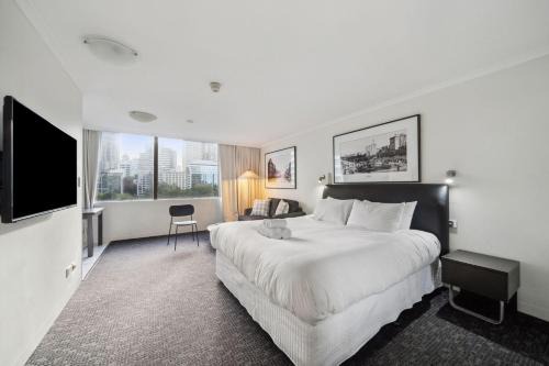 Darlinghurst Apartment | City Pad with Hyde Park Views, Walk to Everything!