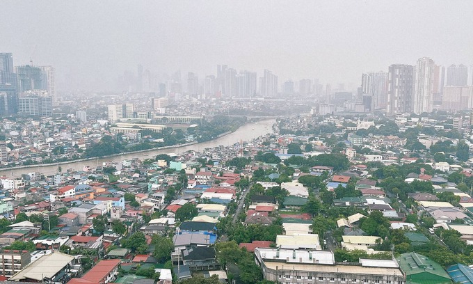 Pasig Condo | City & River View Retreat: Ideal for Meditation