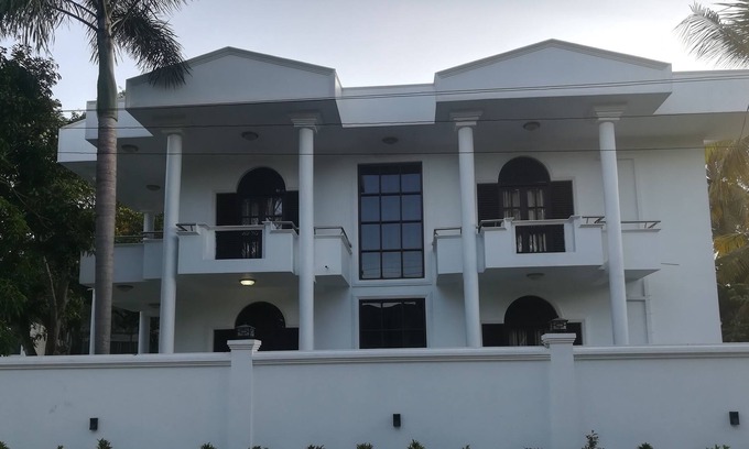 Anuradhapura Hotel | City Royal White Tourist Rest